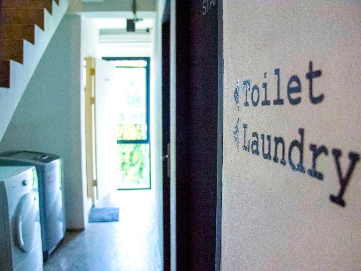 Holy Sheet Hostel Bangkok Ngoại thất bức ảnh