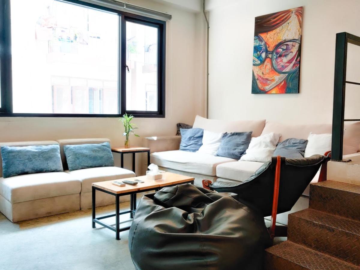 Holy Sheet Hostel Bangkok Ngoại thất bức ảnh