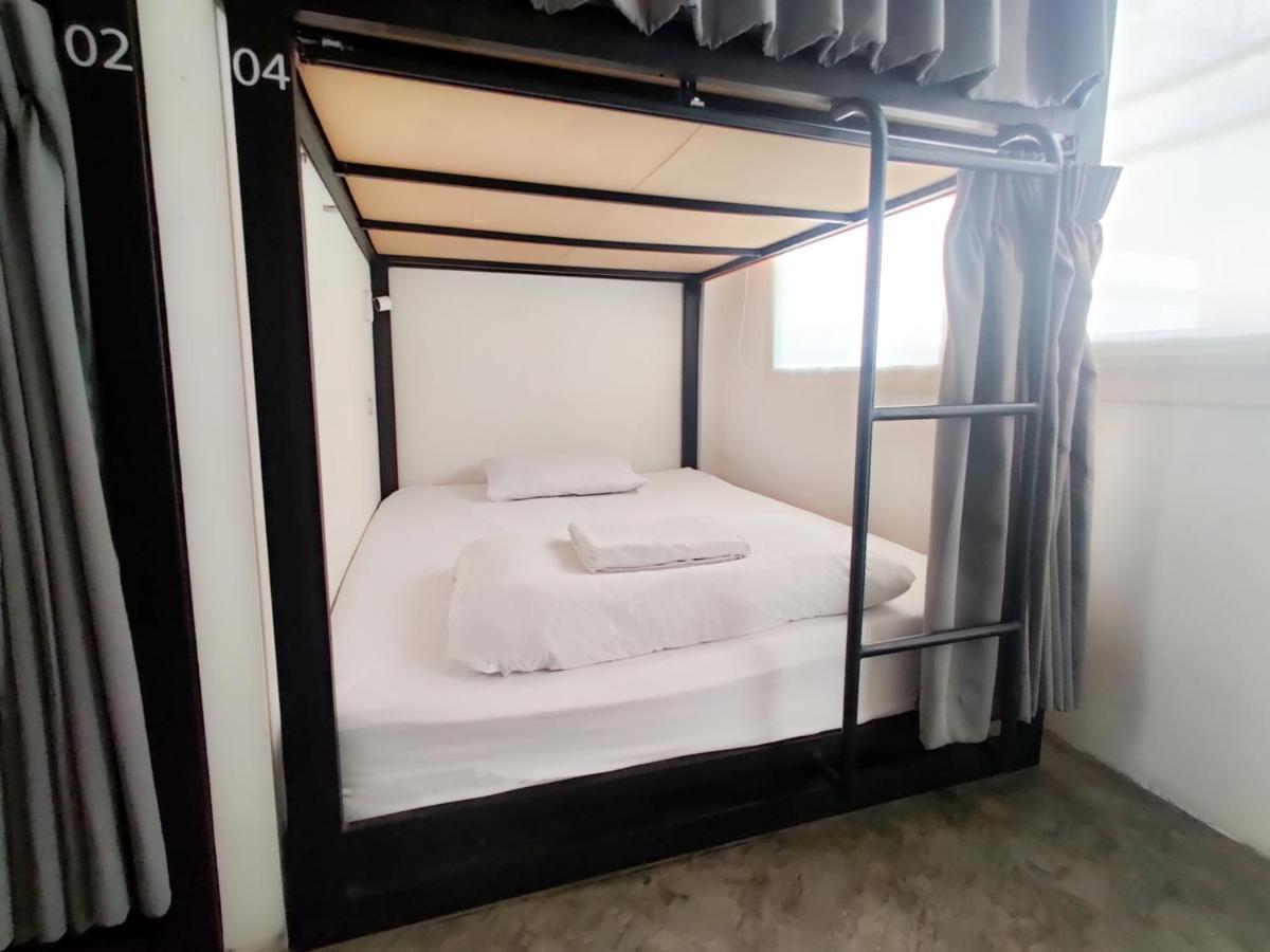 Holy Sheet Hostel Bangkok Ngoại thất bức ảnh